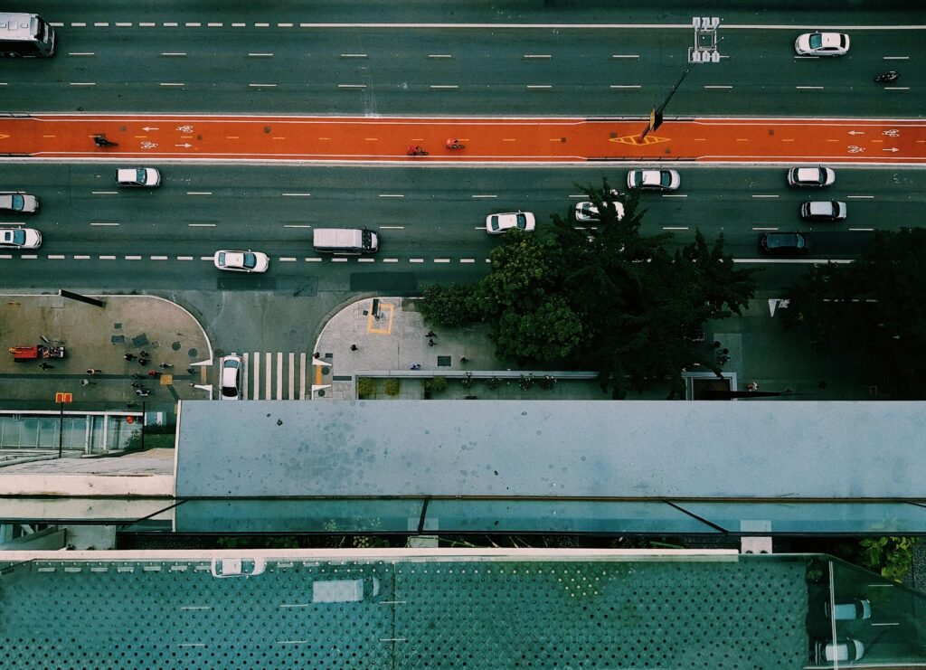 Lane Discipline & Overtaking Quiz – Malayalam Practice for UAE Theory Test